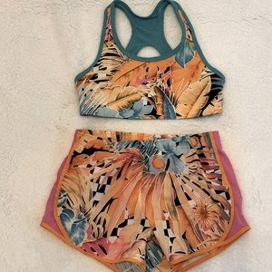 Nike Atletic Girls Sports Bra and Short in Tropical